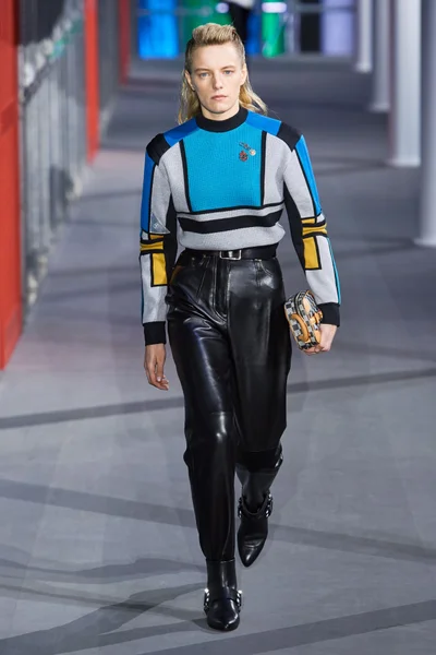 Look 38